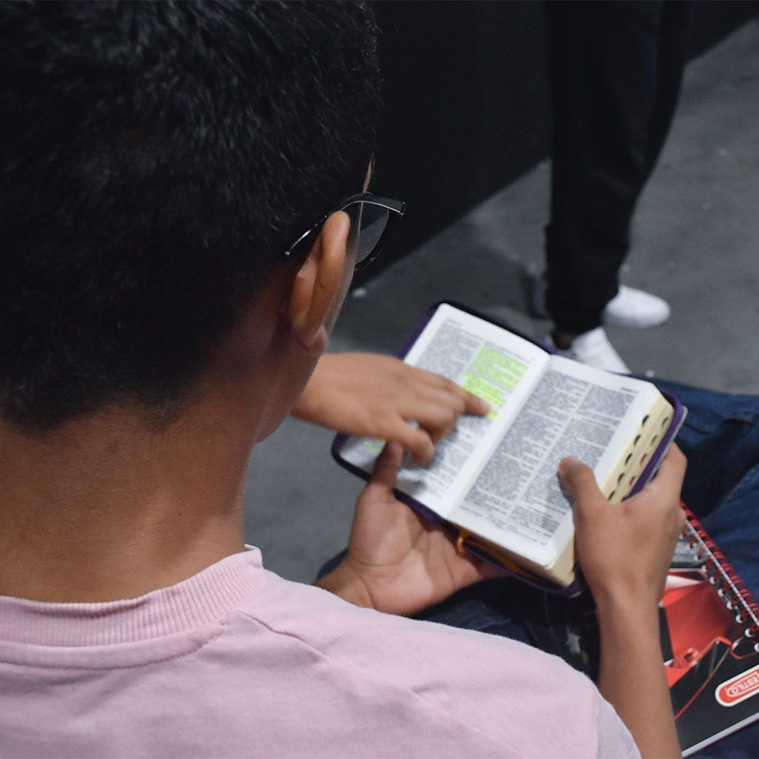 Dios nos llena de su amor en todo tiempo domingo en Familia de Fe (2)