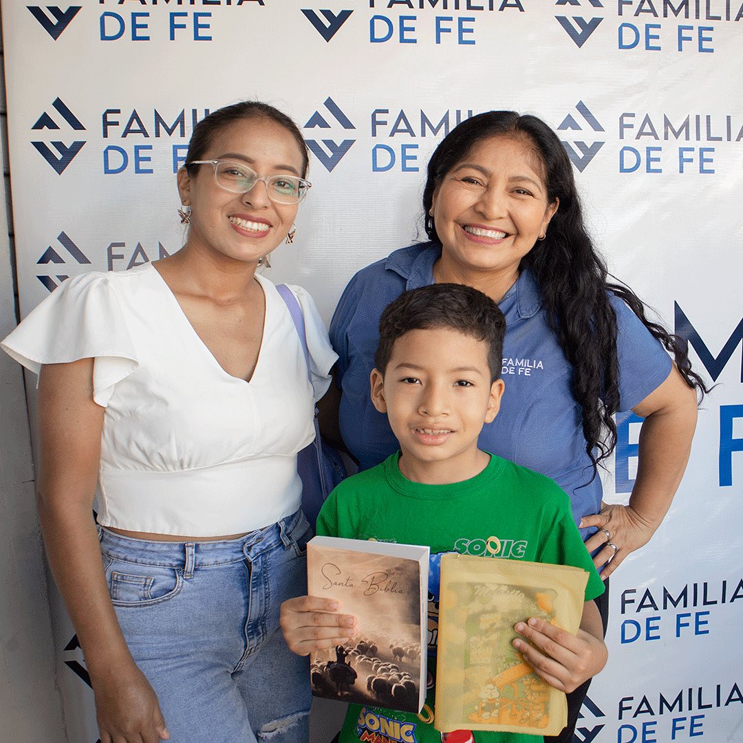Este domingo Dios hizo algo muy especial, todos los que estuvimos allí lo sentimos !! Se vienen cosas grandes #FamiliadeFe #Restaurandovidas #PromesasDeDios #felicidad #Dios #Fuerza #Diosesamor #oracion #milagro