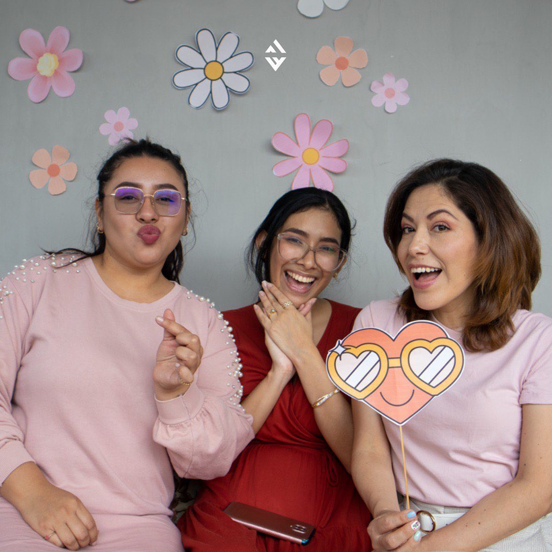 Un Domingo increíble con un invitado especial y celebrando a nuestras bellas damas #FamiliadeFe #Restaurandovidas #PromesasDeDios #felicidad #Dios #Diosesamor